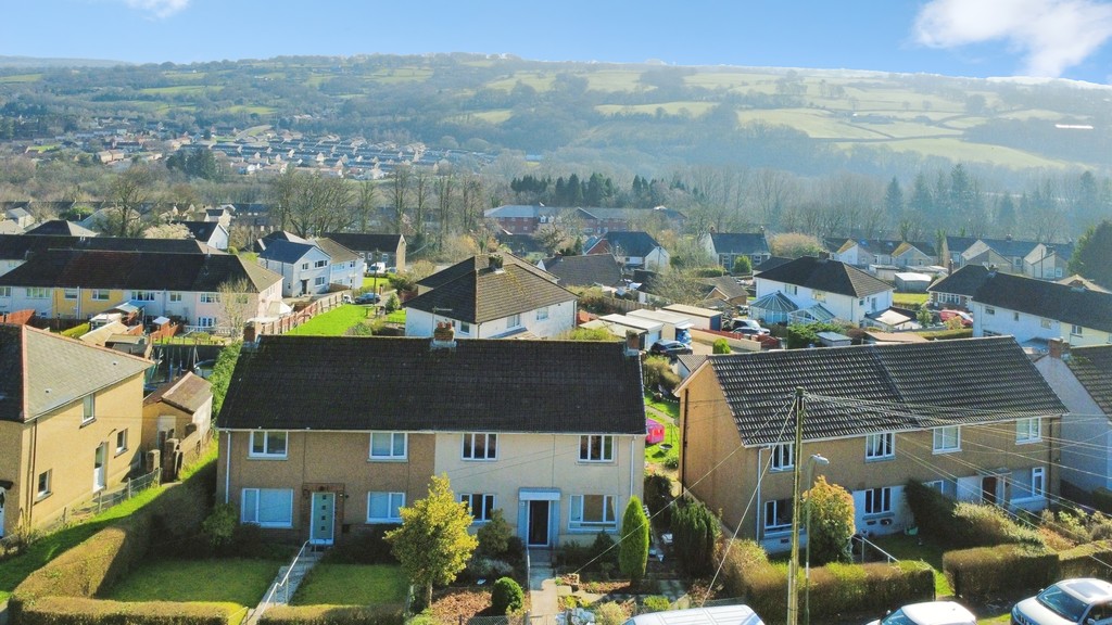 3 bed semi-detached house for sale in Brynglas Avenue, Pontllanfraith