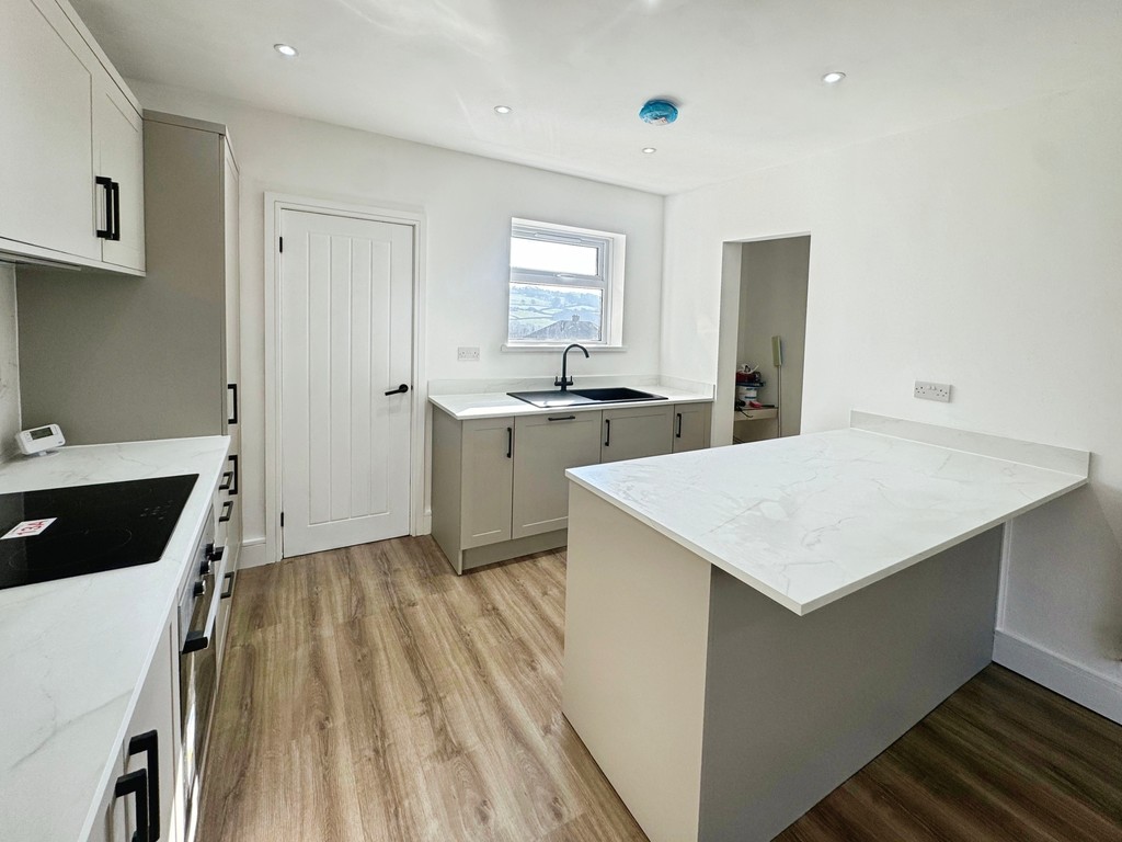 3 bed semi-detached house for sale in Brynglas Avenue, Pontllanfraith  - Property Image 5