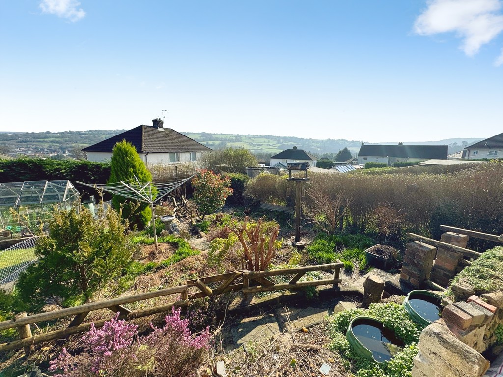 3 bed semi-detached house for sale in Brynglas Avenue, Pontllanfraith  - Property Image 14