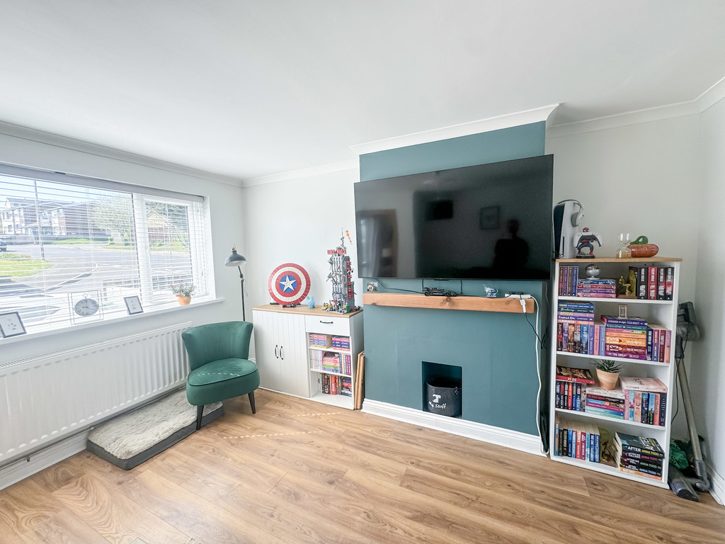 3 bed semi-detached house for sale in Birch Crescent, Cefn Hengoed  - Property Image 5