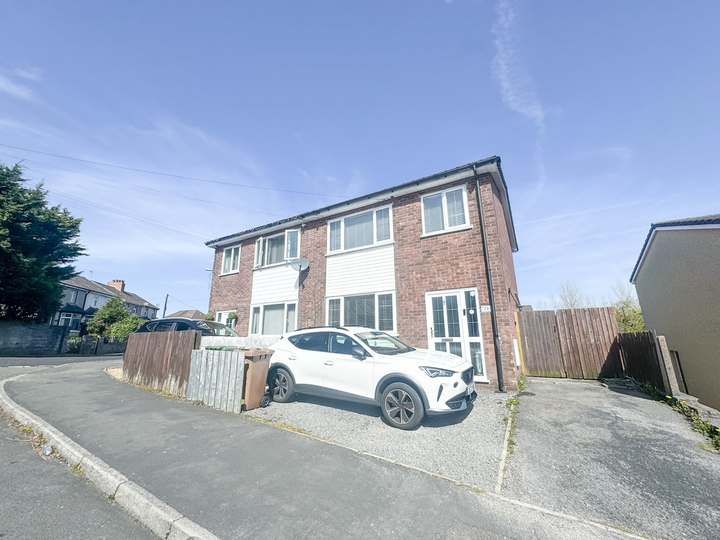 3 bed semi-detached house for sale in Birch Crescent, Cefn Hengoed  - Property Image 16