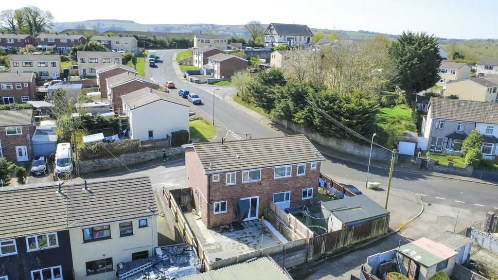 3 bed semi-detached house for sale in Birch Crescent, Cefn Hengoed  - Property Image 15