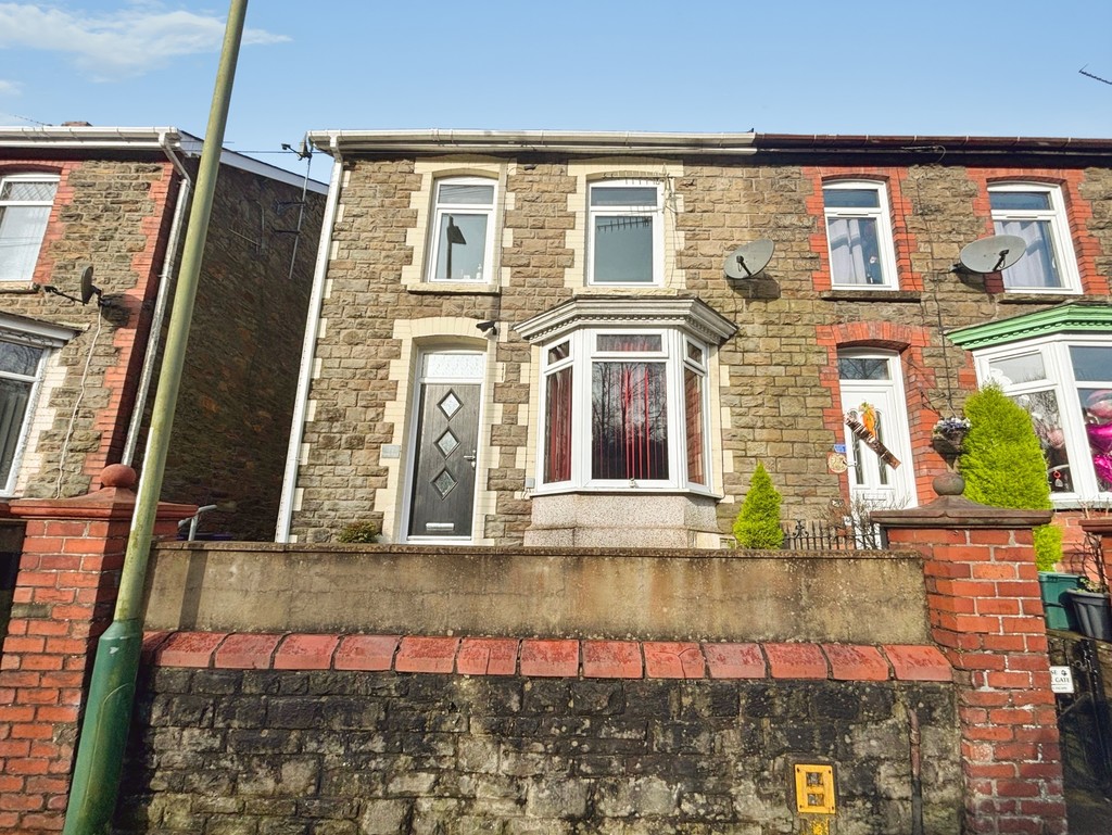 2 bed terraced house for sale in North Road, Newbridge  - Property Image 2