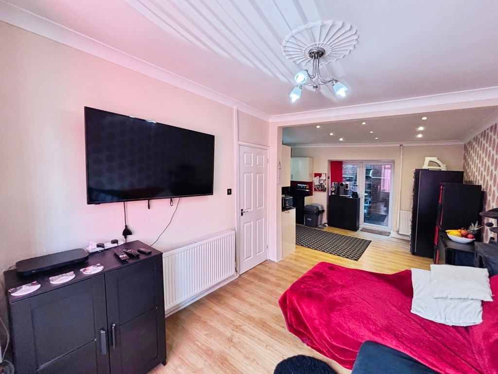 2 bed terraced house for sale in North Road, Newbridge  - Property Image 5