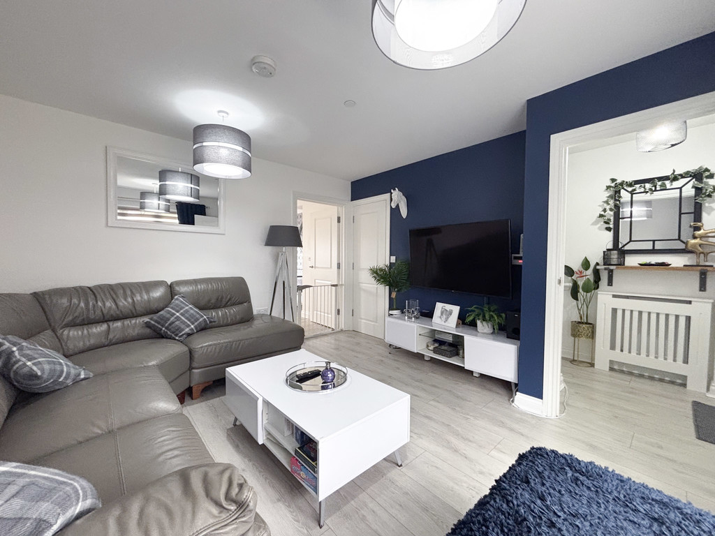 3 bed semi-detached house for sale in Bryngolwg, Crumlin  - Property Image 3