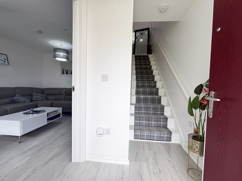 3 bed semi-detached house for sale in Bryngolwg, Crumlin  - Property Image 8