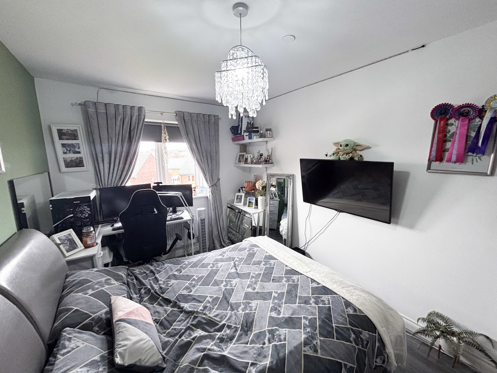 3 bed semi-detached house for sale in Bryngolwg, Crumlin  - Property Image 14
