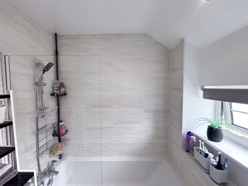 3 bed semi-detached house for sale in Bryngolwg, Crumlin  - Property Image 17