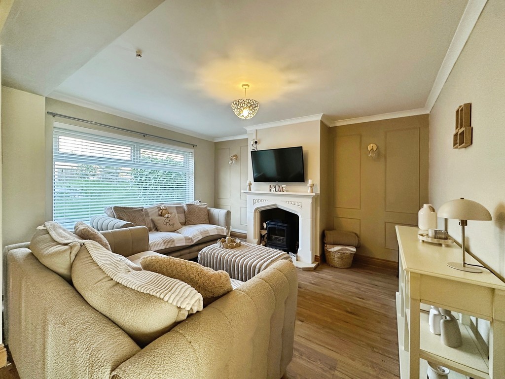 3 bed semi-detached house for sale in The Spinney, Pontllanfraith  - Property Image 4