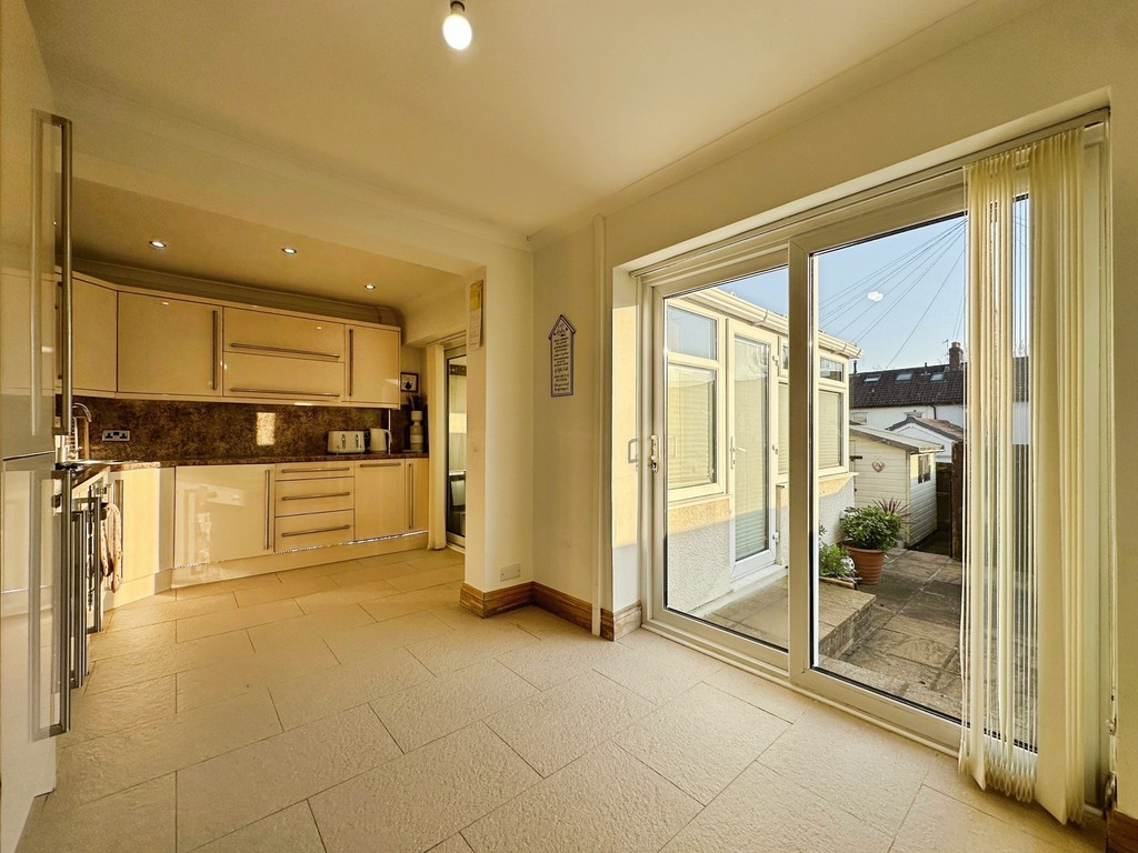 3 bed semi-detached house for sale in The Spinney, Pontllanfraith  - Property Image 6