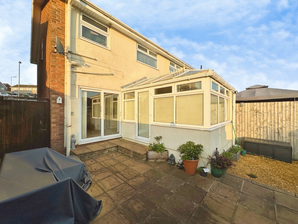 3 bed semi-detached house for sale in The Spinney, Pontllanfraith  - Property Image 14
