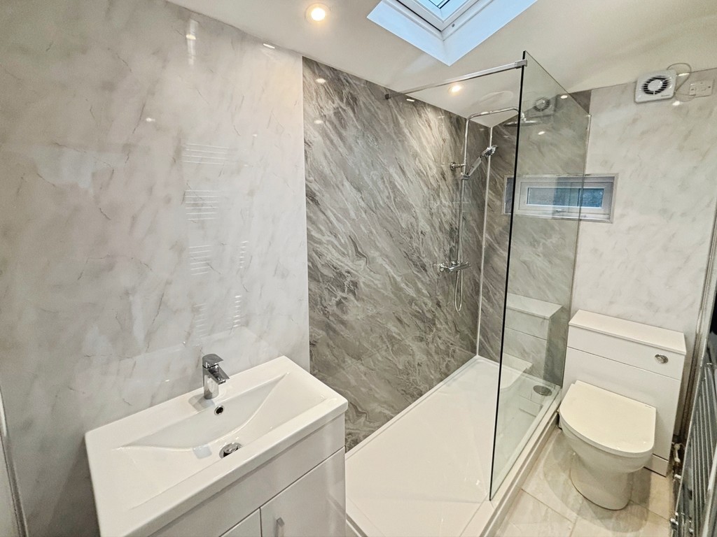 3 bed terraced house for sale in Usk Road, Bargoed  - Property Image 4