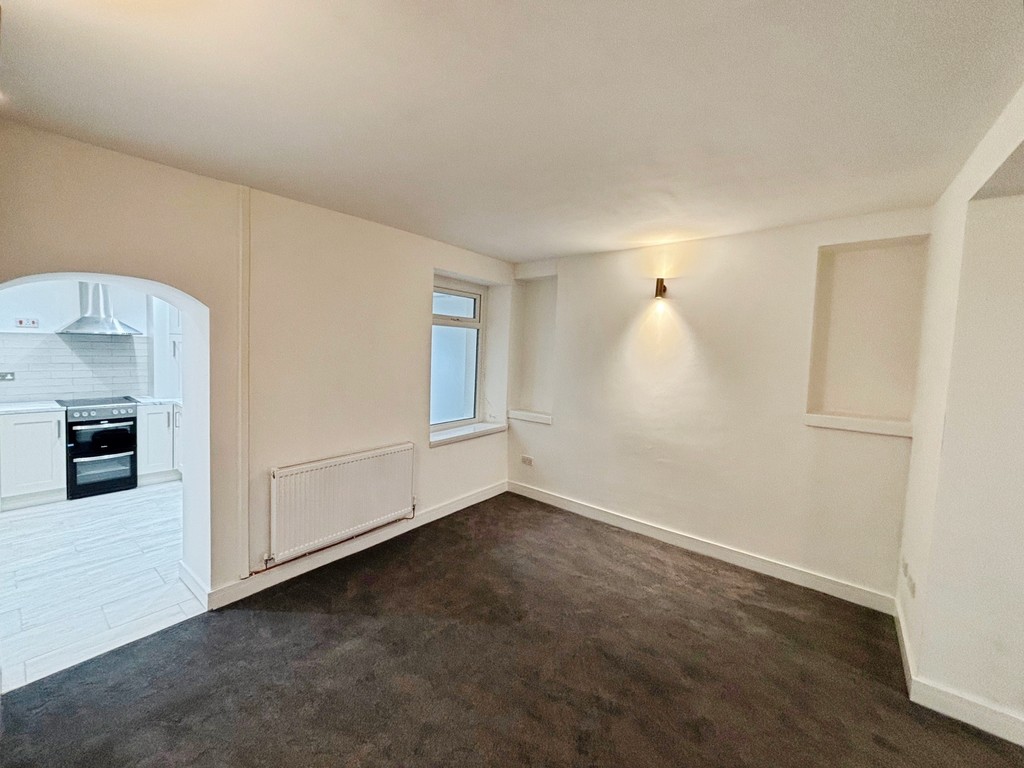 3 bed terraced house for sale in Usk Road, Bargoed  - Property Image 5