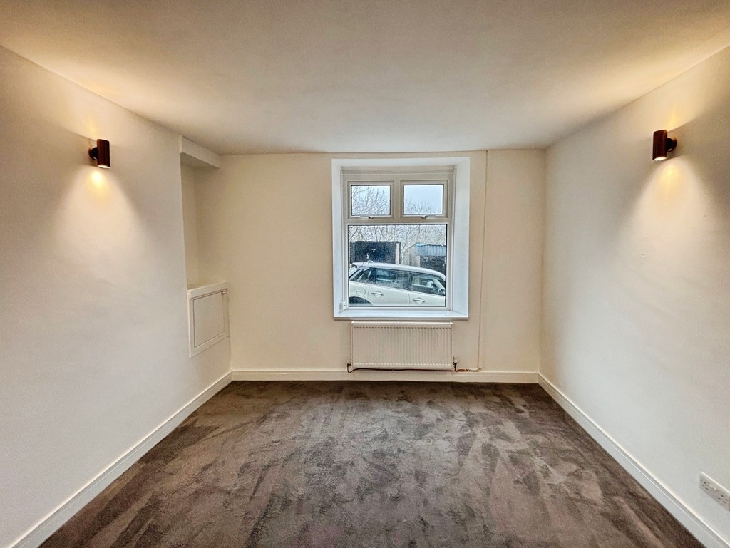 3 bed terraced house for sale in Usk Road, Bargoed  - Property Image 2