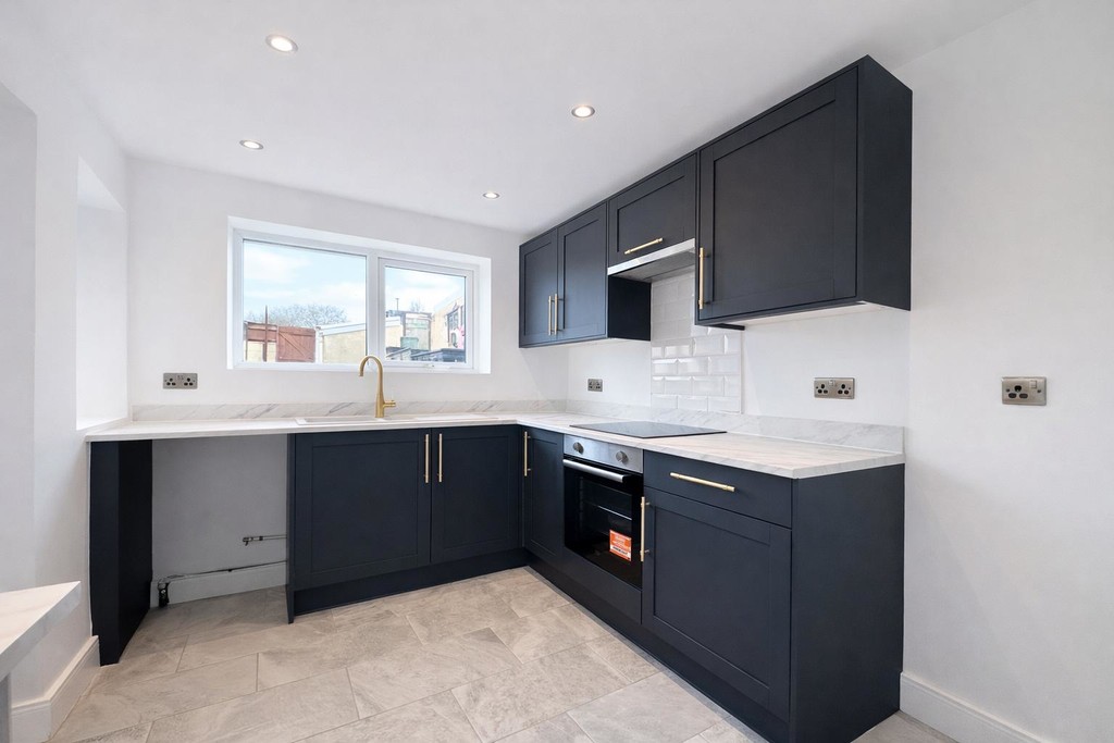 3 bed terraced house for sale in Margaret Street, Gilfach, Bargoed  - Property Image 3