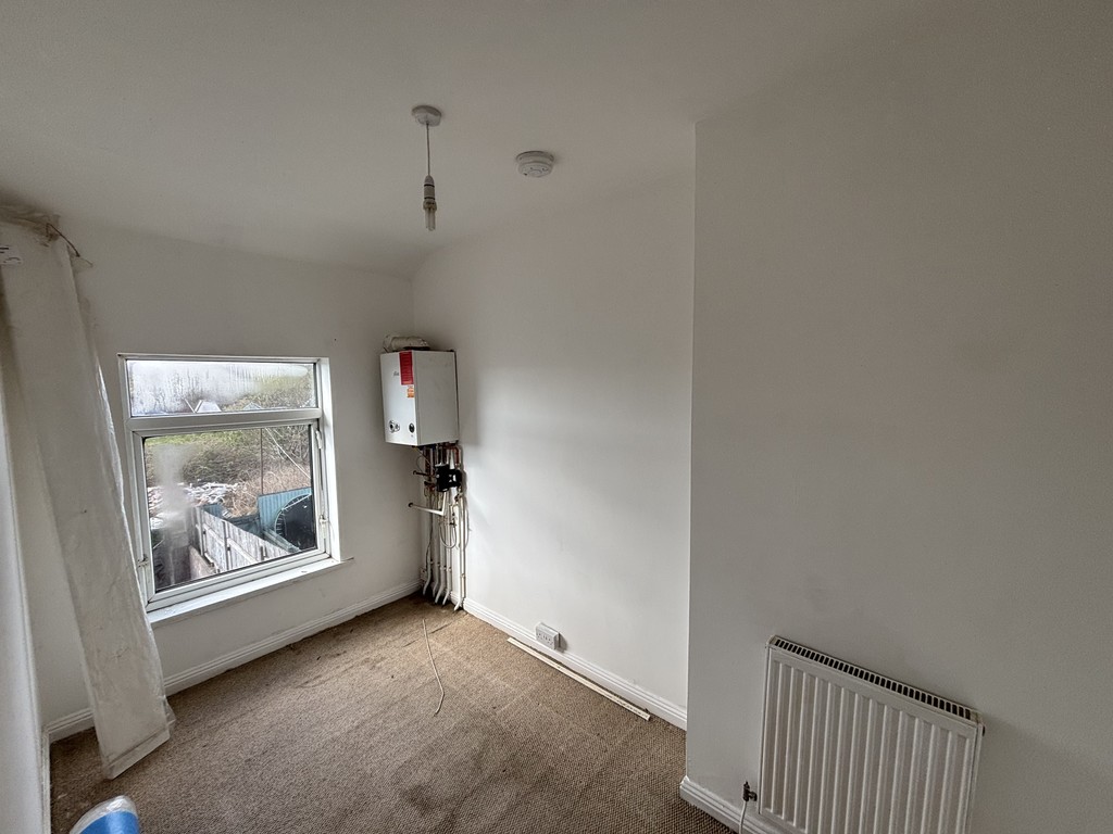 4 bed terraced house for sale in Francis Street, Fleur De Lis  - Property Image 11