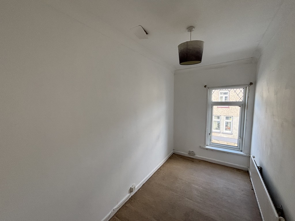 4 bed terraced house for sale in Francis Street, Fleur De Lis  - Property Image 13