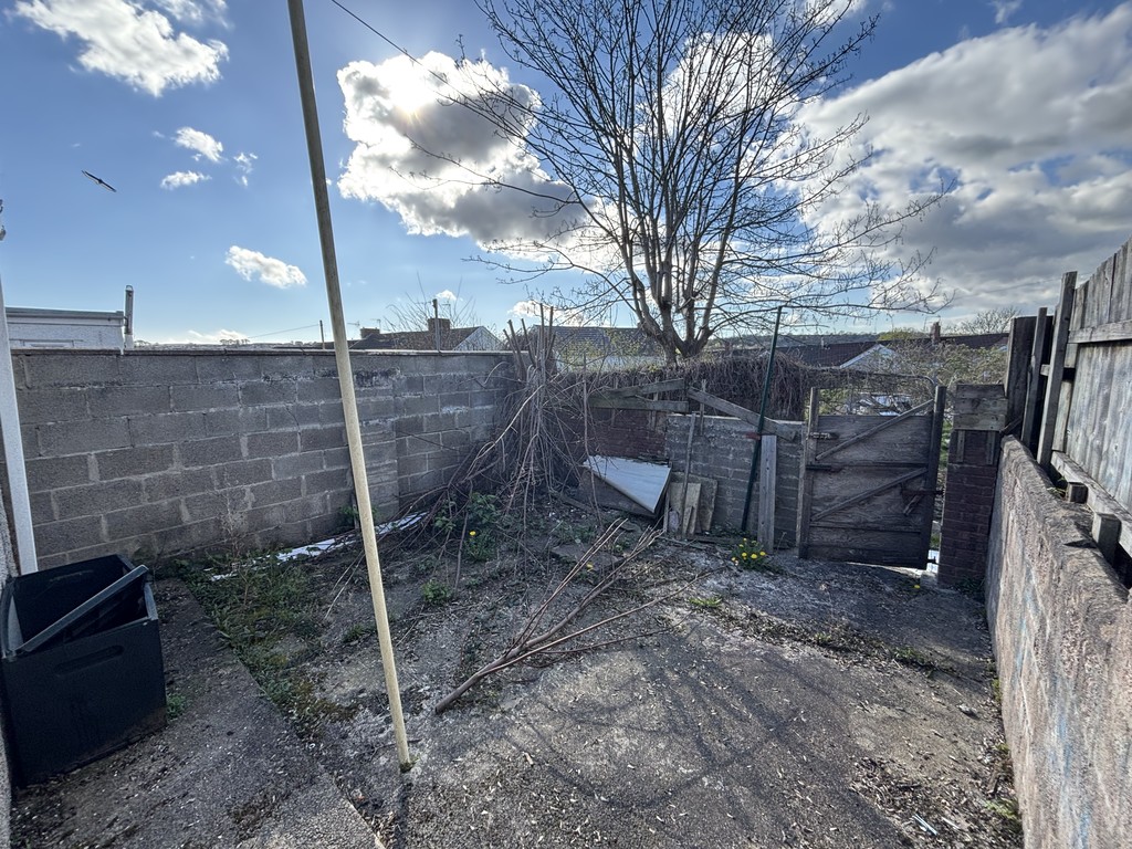 4 bed terraced house for sale in Francis Street, Fleur De Lis  - Property Image 14