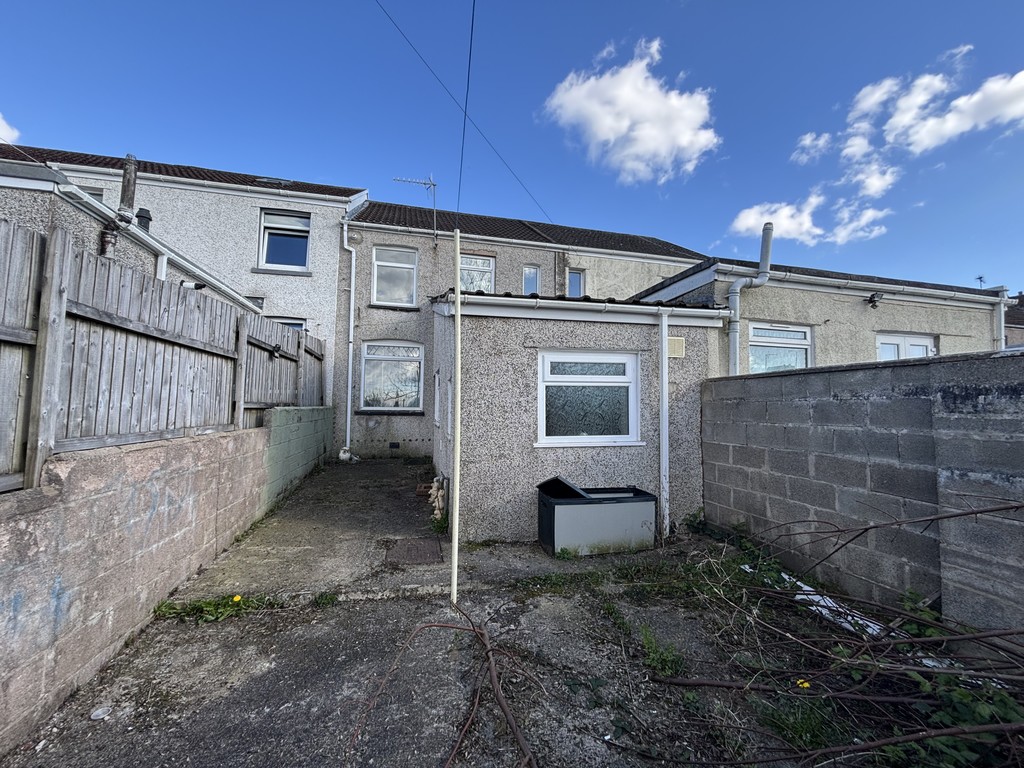 4 bed terraced house for sale in Francis Street, Fleur De Lis  - Property Image 15