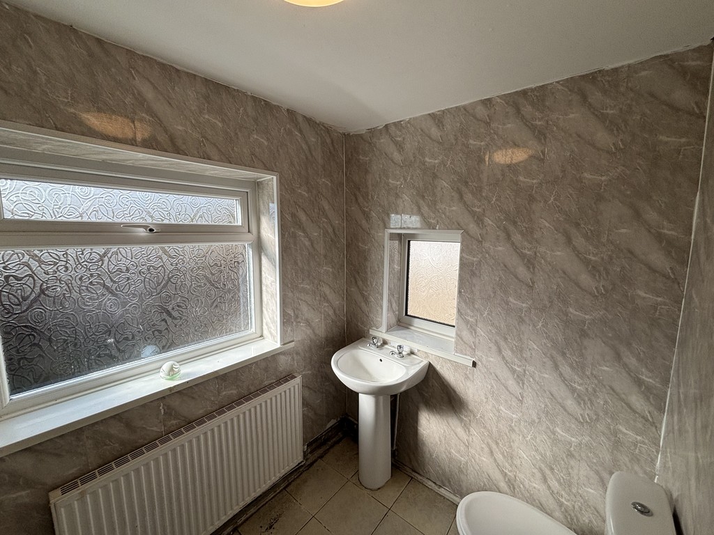 4 bed terraced house for sale in Francis Street, Fleur De Lis  - Property Image 9