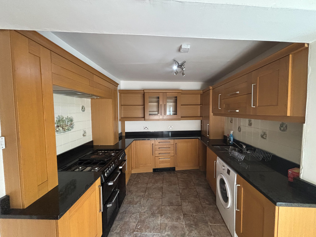 2 bed terraced house for sale in North Road, Bargoed  - Property Image 3
