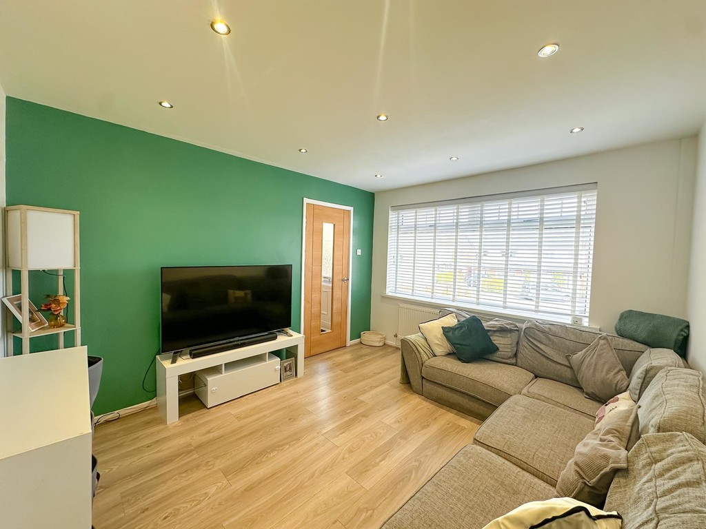 3 bed semi-detached house for sale in Rhosili Road, Cefn Hengoed  - Property Image 6