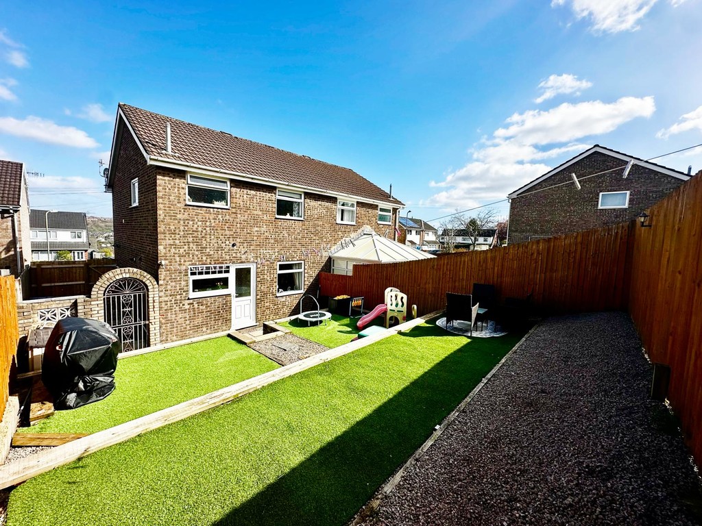 3 bed semi-detached house for sale in Rhosili Road, Cefn Hengoed  - Property Image 15