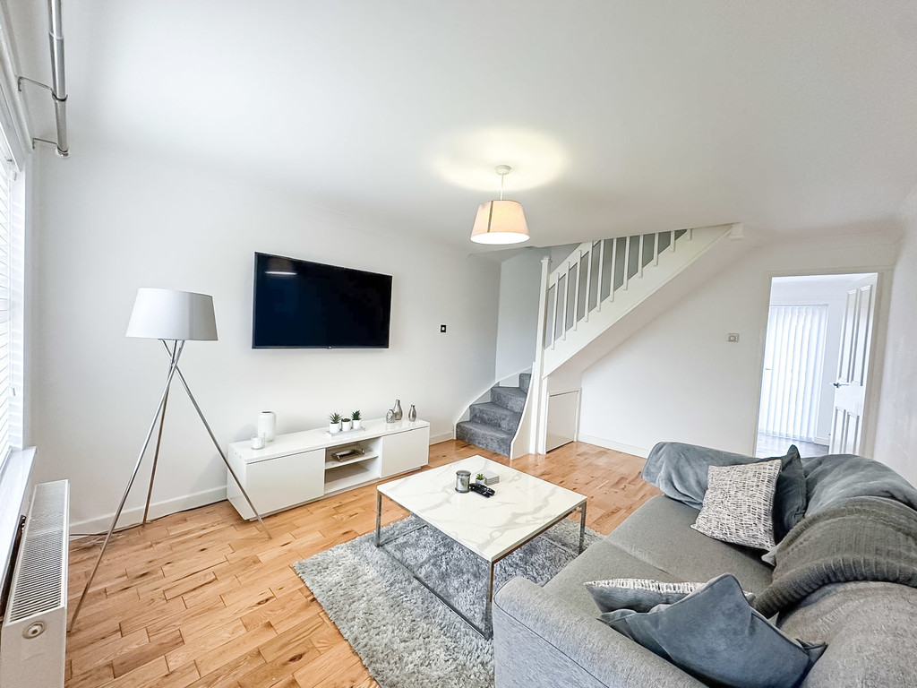 2 bed terraced house for sale in Clos Llyswen, Penpedairheol - Property Image 5