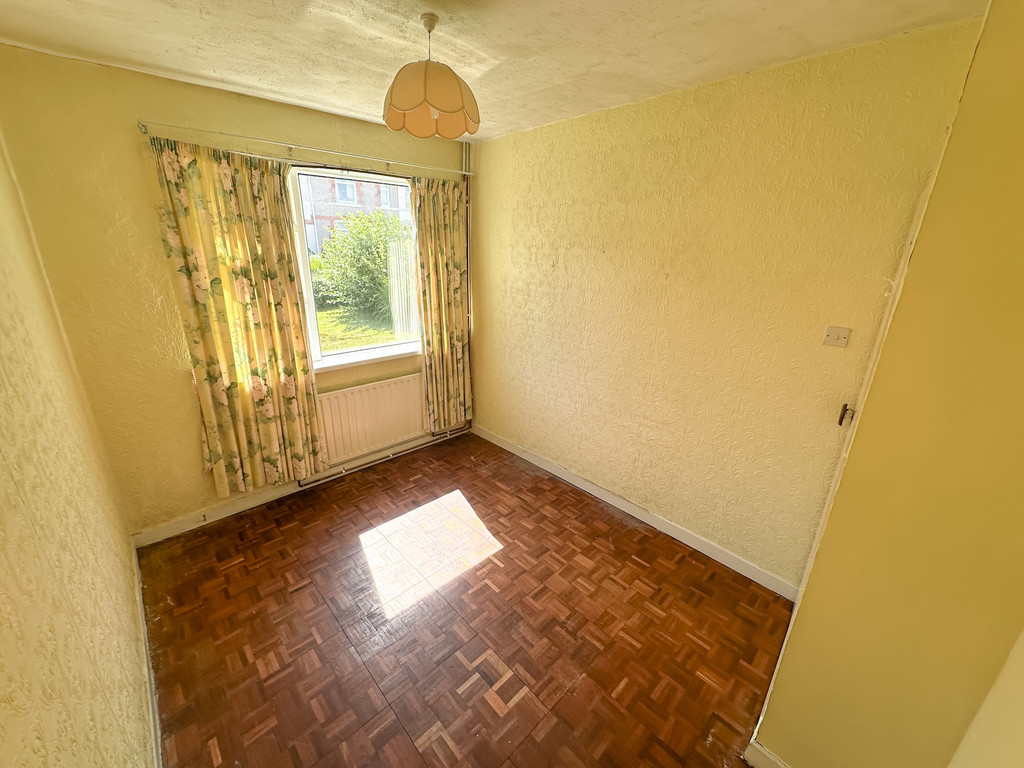 3 bed semi-detached bungalow for sale in Hengoed Road, Penpedairheol  - Property Image 14