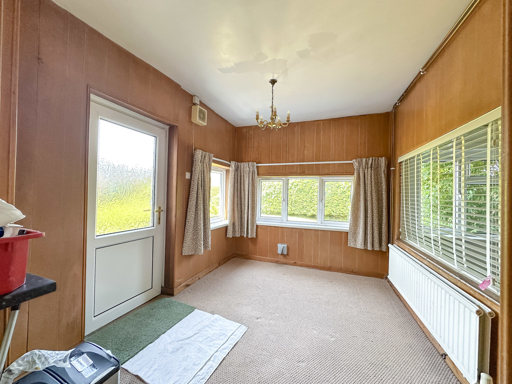 3 bed semi-detached bungalow for sale in Hengoed Road, Penpedairheol  - Property Image 7