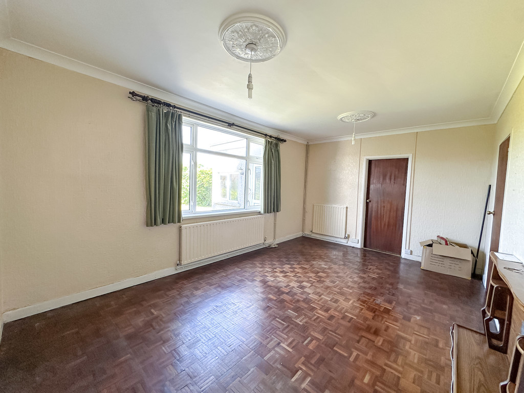 3 bed semi-detached bungalow for sale in Hengoed Road, Penpedairheol  - Property Image 6