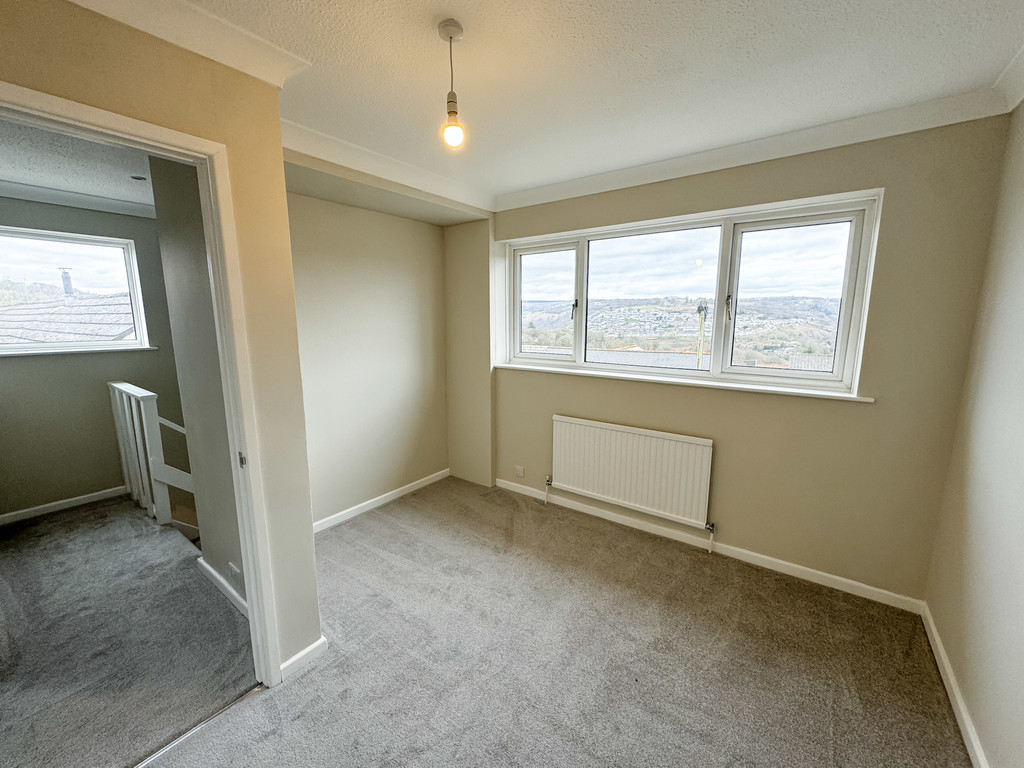 3 bed semi-detached house for sale in Albertina Road, Newbridge  - Property Image 8