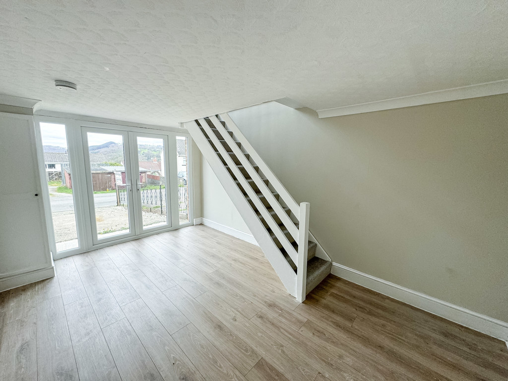 3 bed semi-detached house for sale in Albertina Road, Newbridge  - Property Image 6