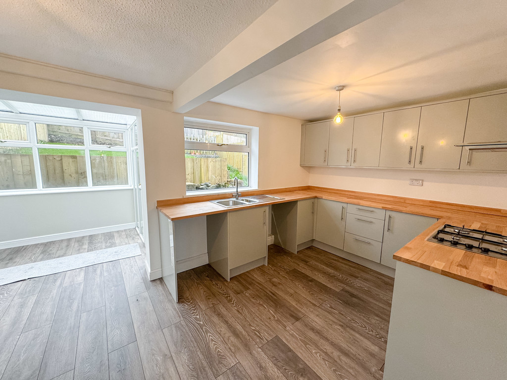 3 bed semi-detached house for sale in Albertina Road, Newbridge  - Property Image 3
