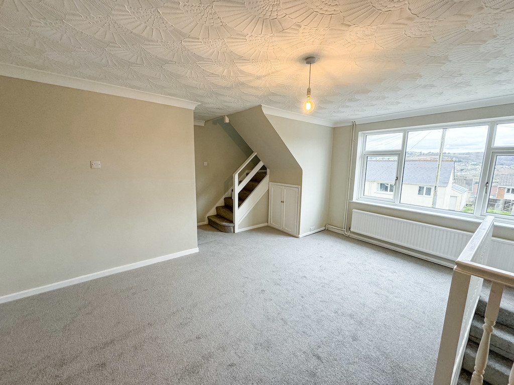 3 bed semi-detached house for sale in Albertina Road, Newbridge  - Property Image 5