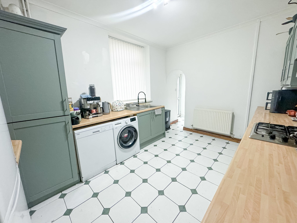 3 bed terraced house for sale in Thomas Street, Abertridwr  - Property Image 4
