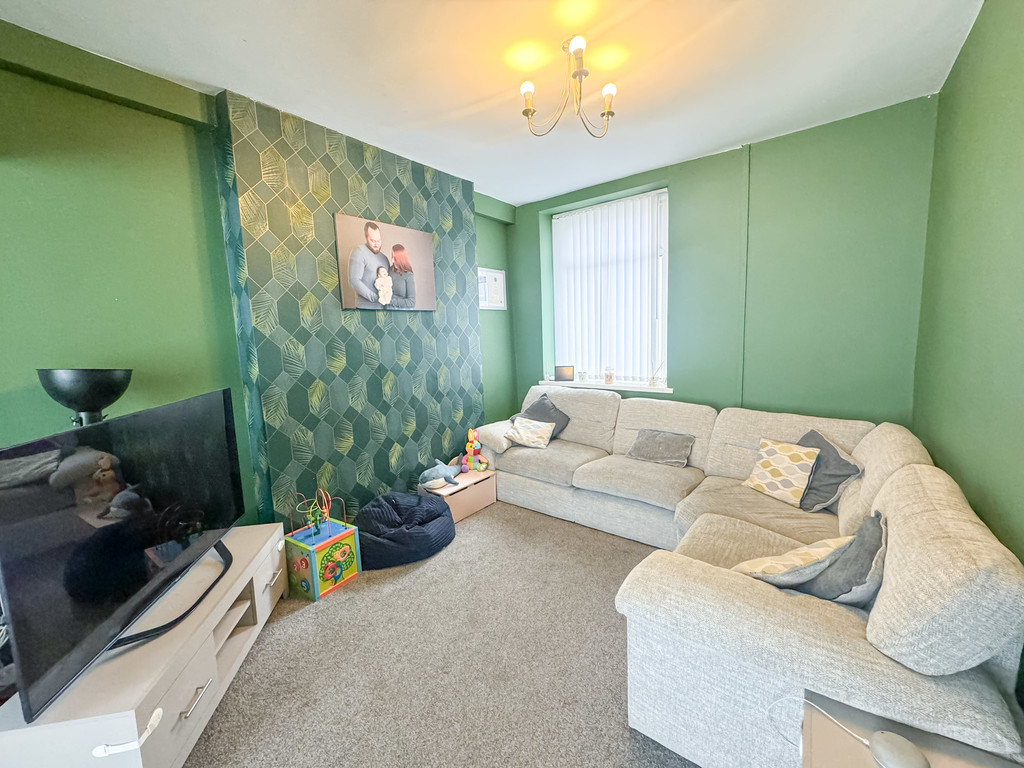 3 bed terraced house for sale in Thomas Street, Abertridwr  - Property Image 3