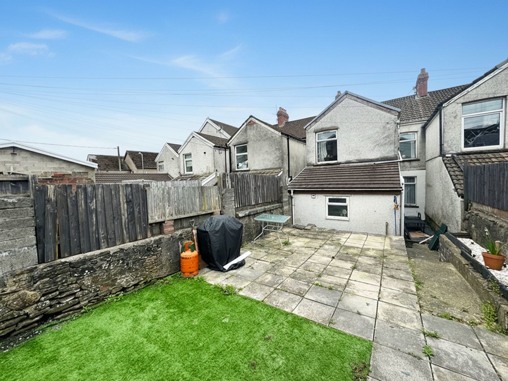 3 bed terraced house for sale in Thomas Street, Abertridwr  - Property Image 14