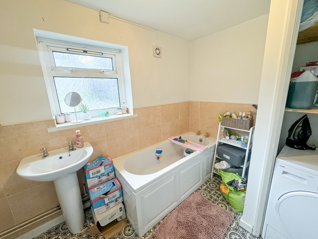 3 bed terraced house for sale in Thomas Street, Abertridwr  - Property Image 12