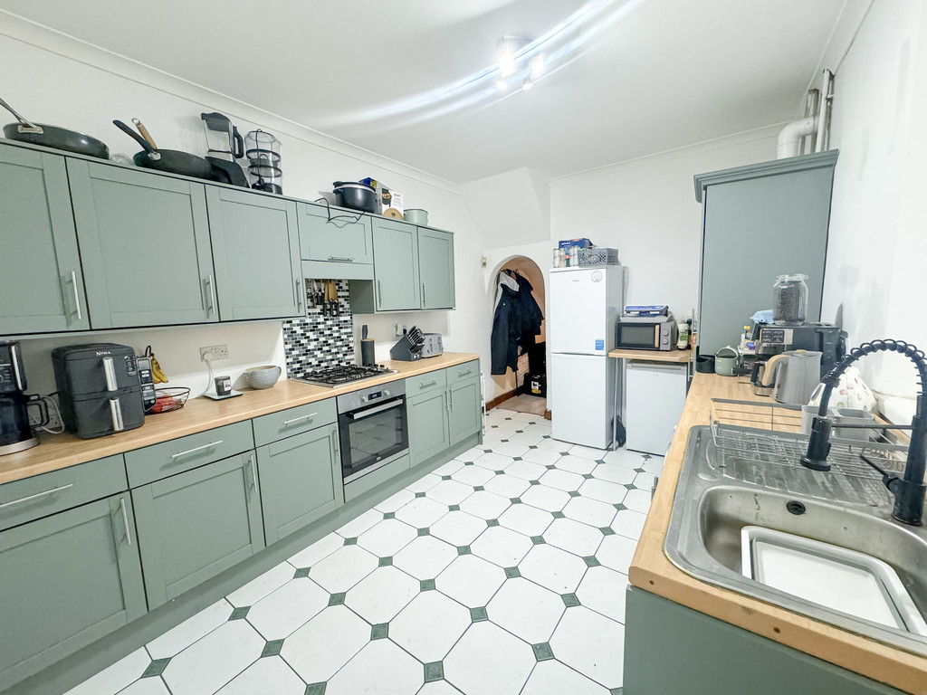 3 bed terraced house for sale in Thomas Street, Abertridwr  - Property Image 2