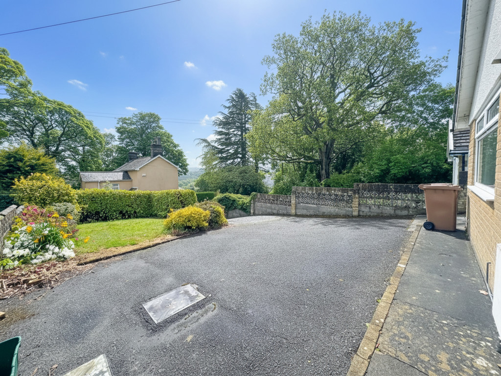 2 bed detached bungalow for sale in Old Parish Road, Hengoed  - Property Image 10