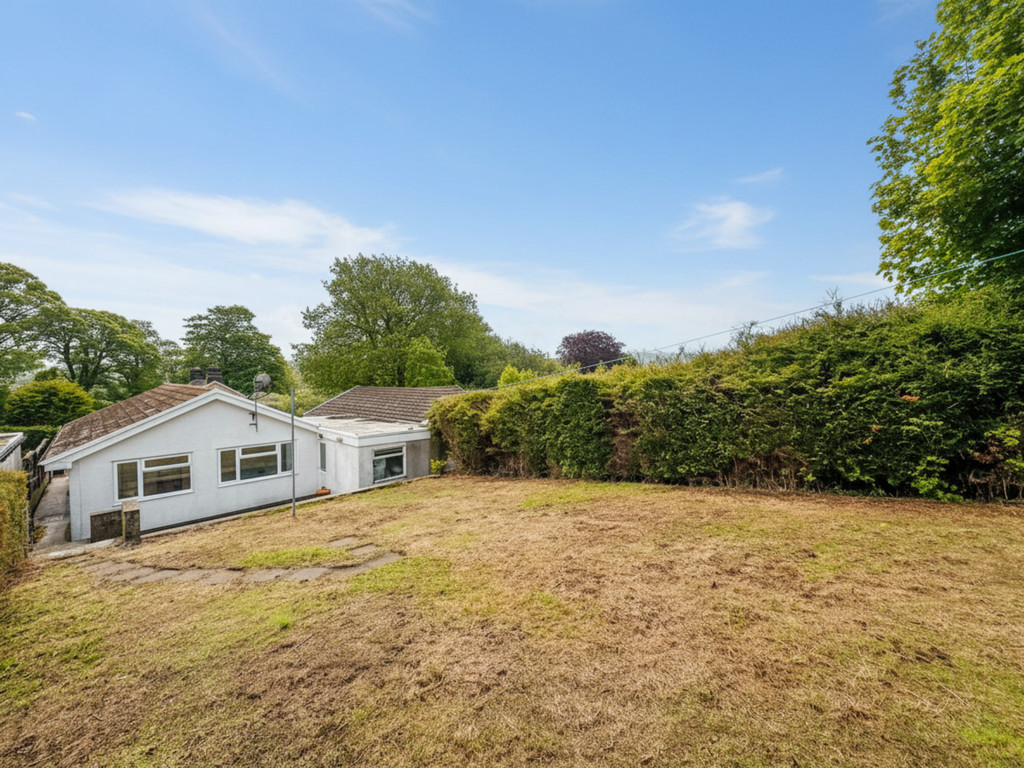 2 bed detached bungalow for sale in Old Parish Road, Hengoed  - Property Image 11