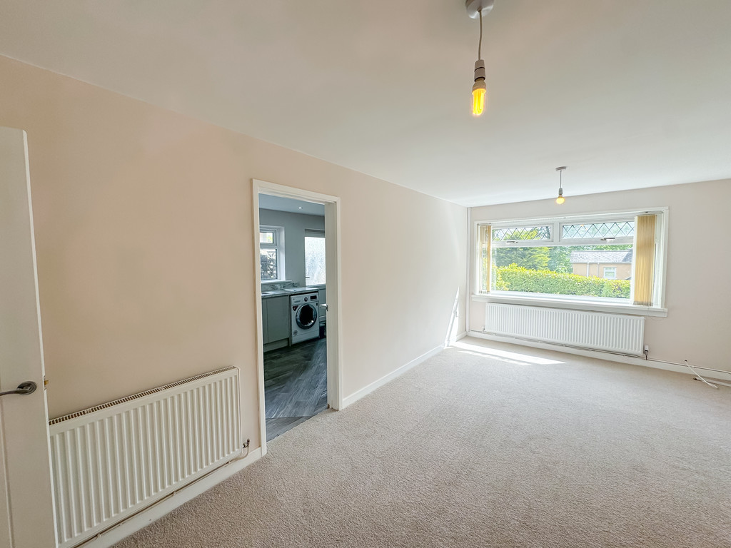 2 bed detached bungalow for sale in Old Parish Road, Hengoed  - Property Image 5