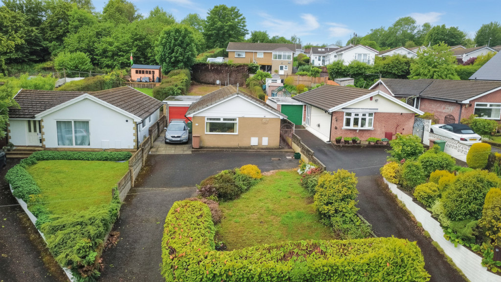 2 bed detached bungalow for sale in Old Parish Road, Hengoed  - Property Image 1