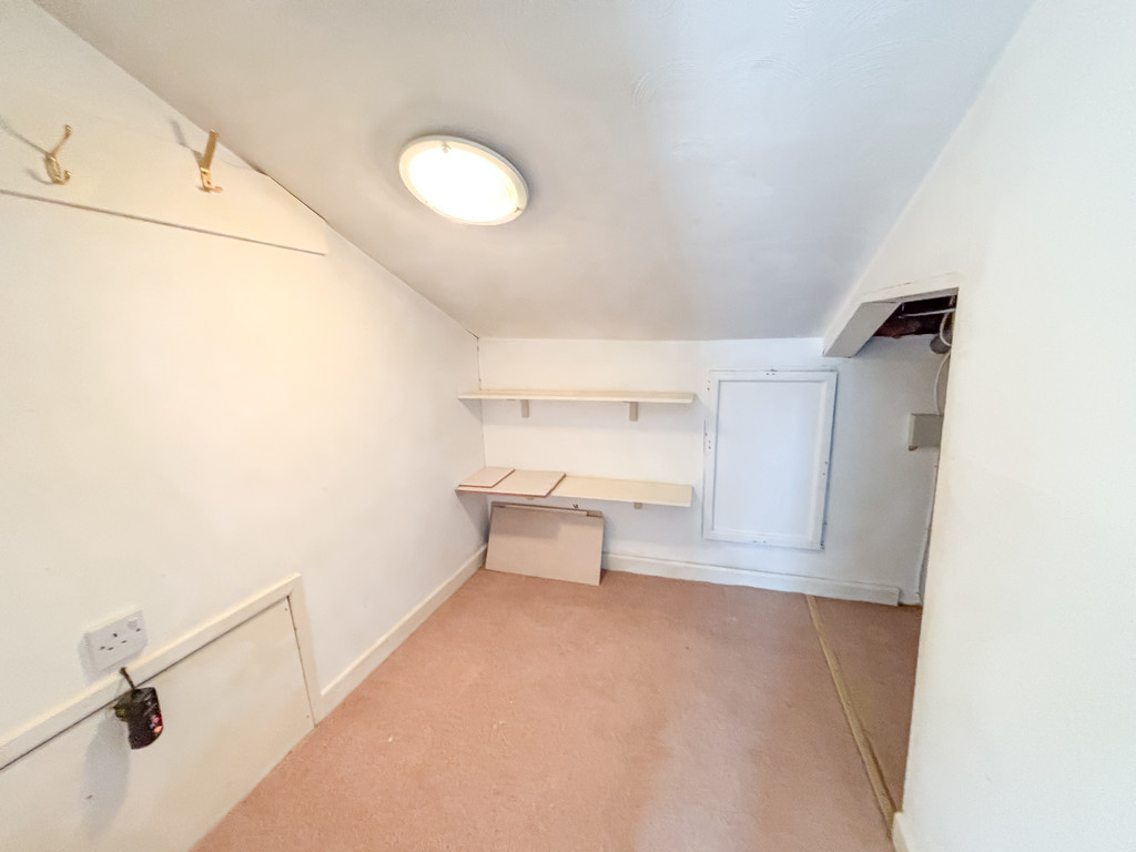 3 bed semi-detached bungalow for sale in Royce Close, Penpedairheol, Hengoed  - Property Image 12