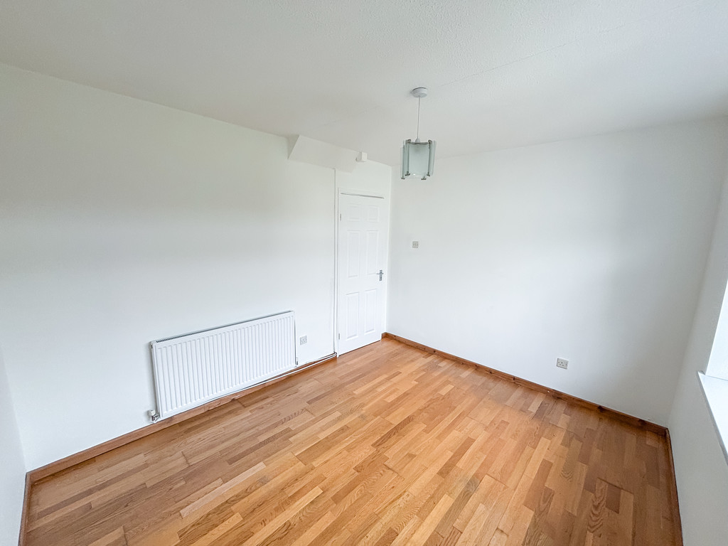 3 bed semi-detached bungalow for sale in Royce Close, Penpedairheol, Hengoed  - Property Image 16