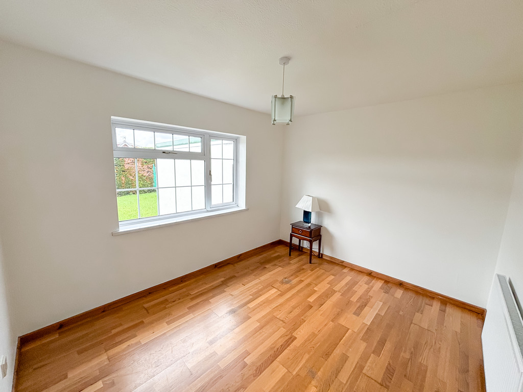 3 bed semi-detached bungalow for sale in Royce Close, Penpedairheol, Hengoed  - Property Image 15