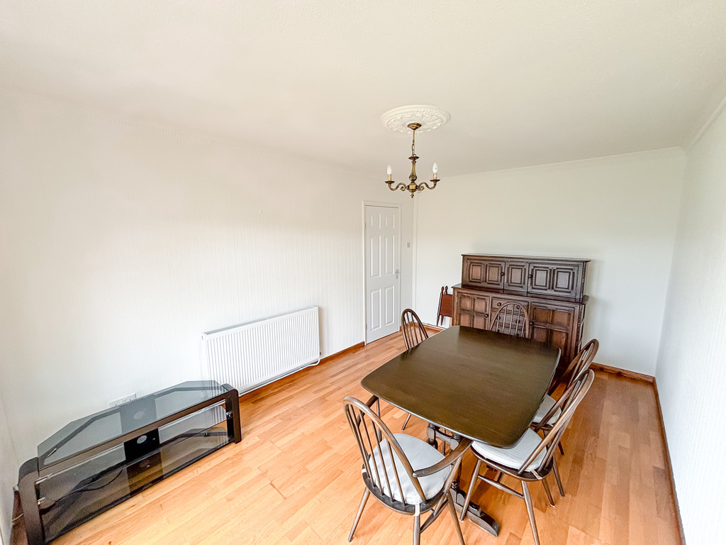 3 bed semi-detached bungalow for sale in Royce Close, Penpedairheol, Hengoed  - Property Image 5