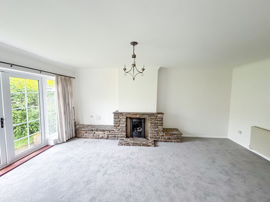 3 bed semi-detached bungalow for sale in Royce Close, Penpedairheol, Hengoed  - Property Image 2