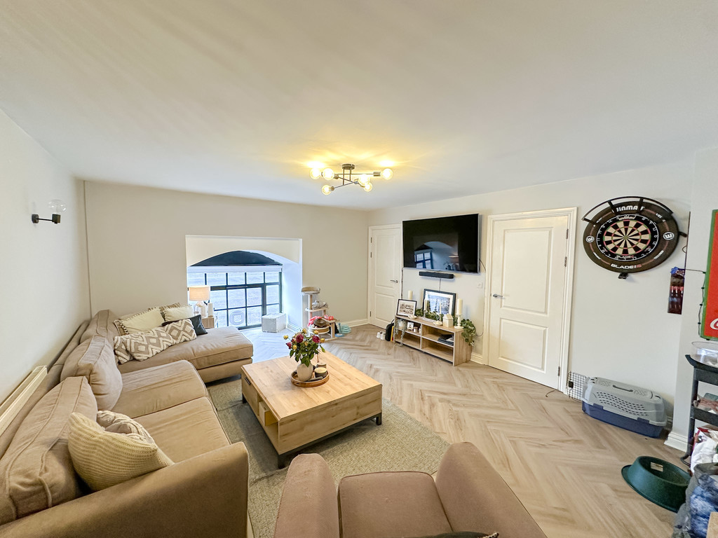 2 bed maisonette for sale in Winding Wheel Lane, Penallta  - Property Image 5